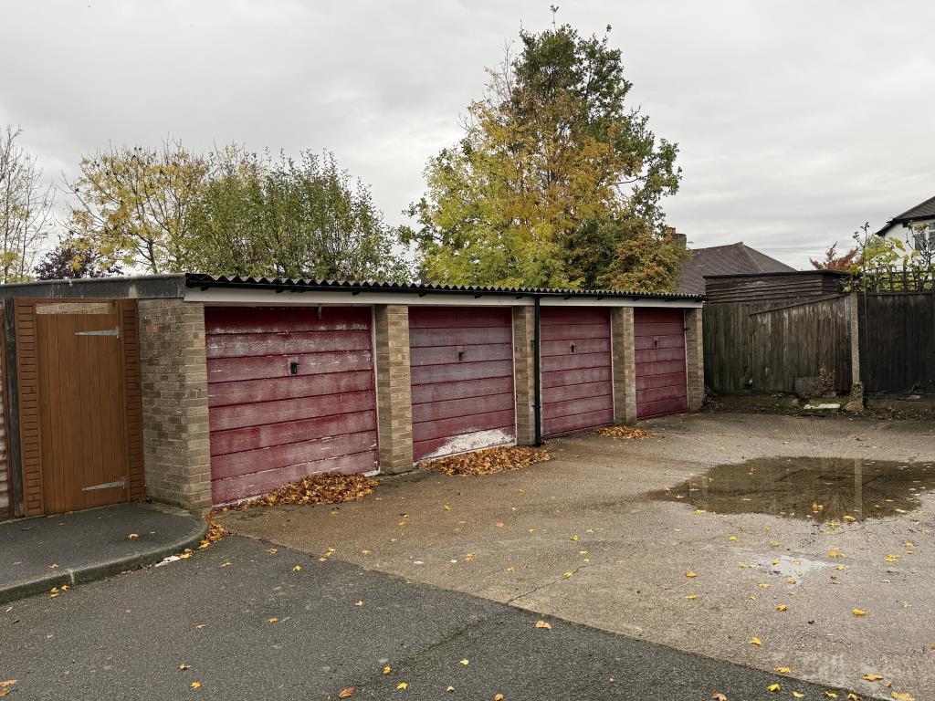 Lot: 42 - EIGHT GARAGES WITH COURTYARD - Left Hand Block of 4 Garages